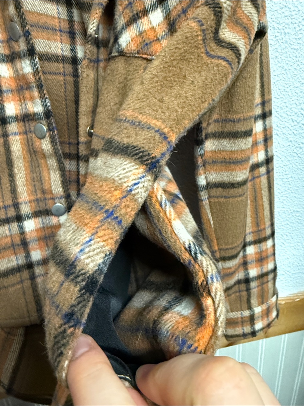 Simon’s Plaid Shacket Jacket in Camel Brown with pockets! - Picture 9 of 9